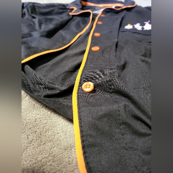 NEW! Women's Gnome Pajama Set By born Black Button Shirt & Pants M - Picture 6 of 7